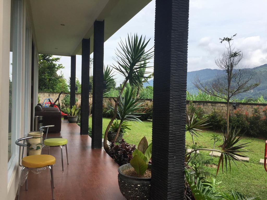 Avilla Puncak Kültér fotó